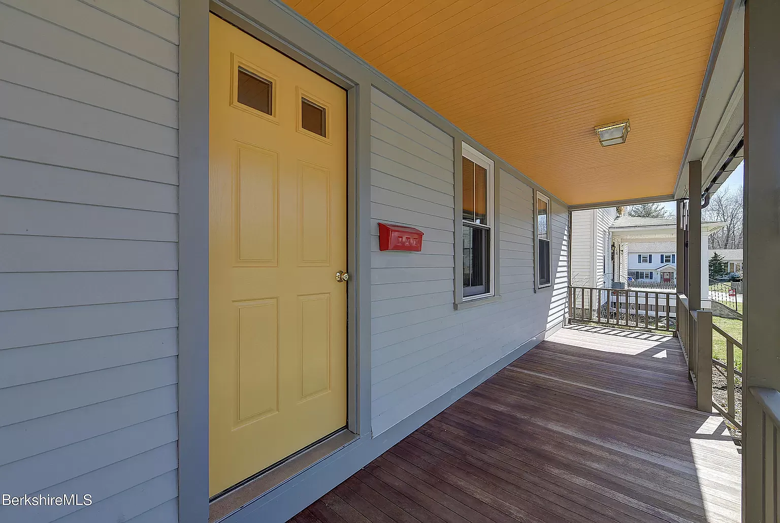 3 bed, 1584 sqft, $2,700 — Photo 1