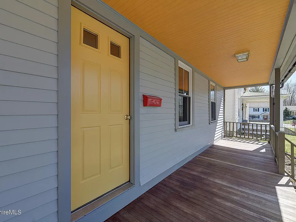 86 Linden St