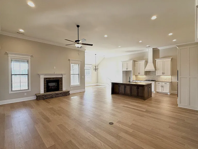26430 Birkshire Ln — Photo 2
