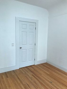 5th image of 825 Bush St APT 301