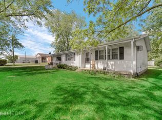 6948 S State Route 1, Saint Anne, IL 60964