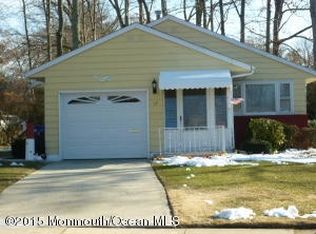 16 Buttercup Ct, Toms River, NJ