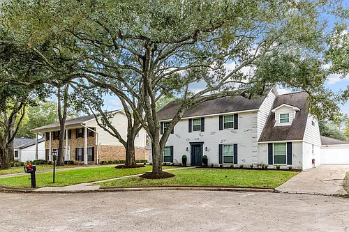 827 Thicket Ln Photo 1
