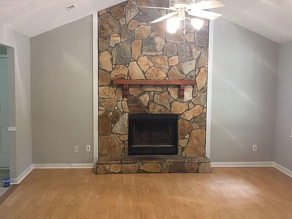 4th image of 711 Cedar Cir SE