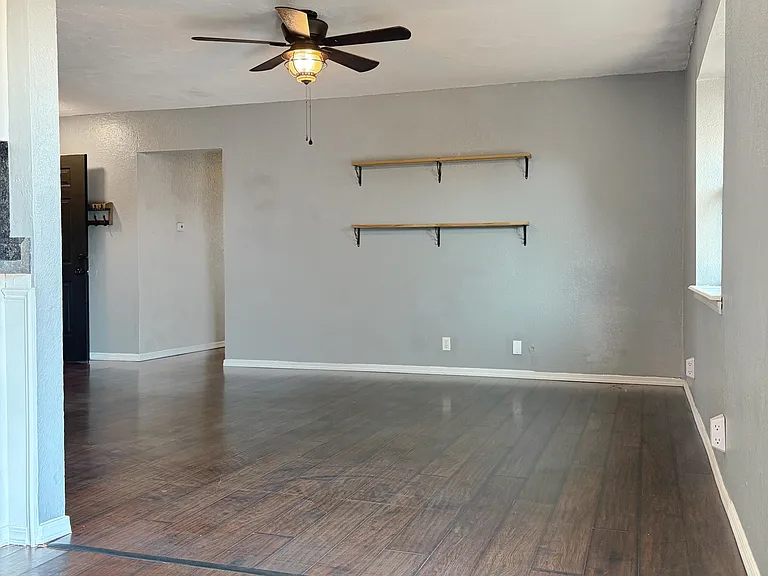 740 W Elder Dr — Photo 3