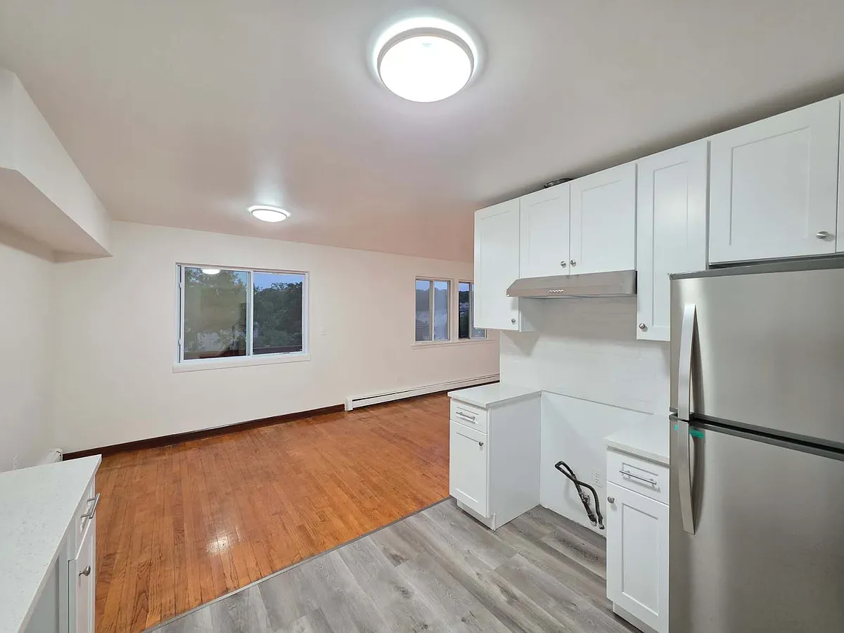 Building Photo - 301 Mosel Ave