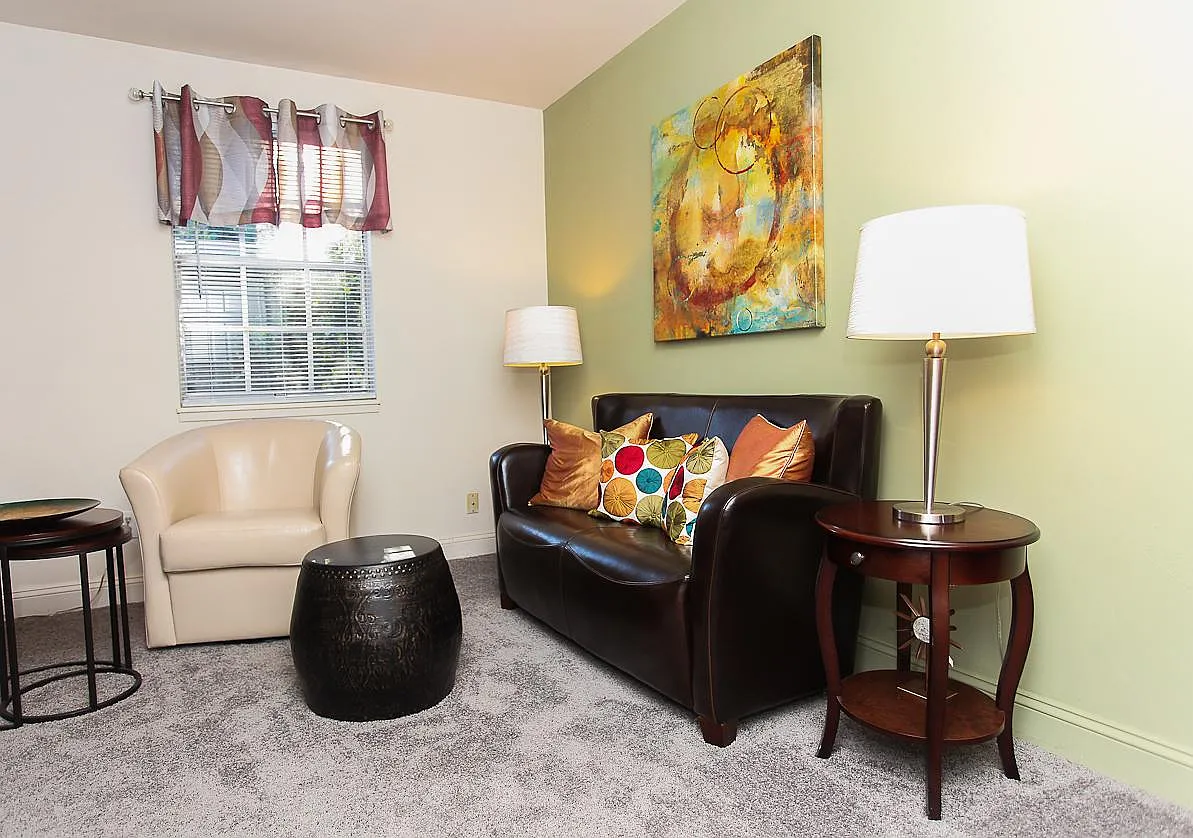 St. Agnes Apartments — Photo 2