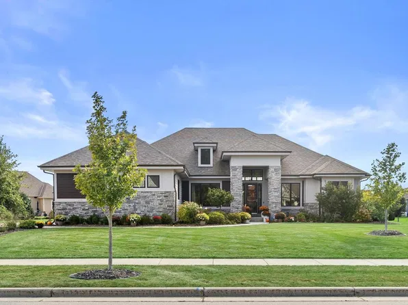 235 Four Winds COURT, Hartland, WI 53029