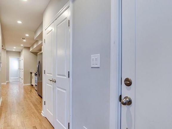 2nd image of 1405 Staples St NE APT 1