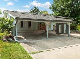 2913 S Santa Fe Rd, Independence, MO 64052