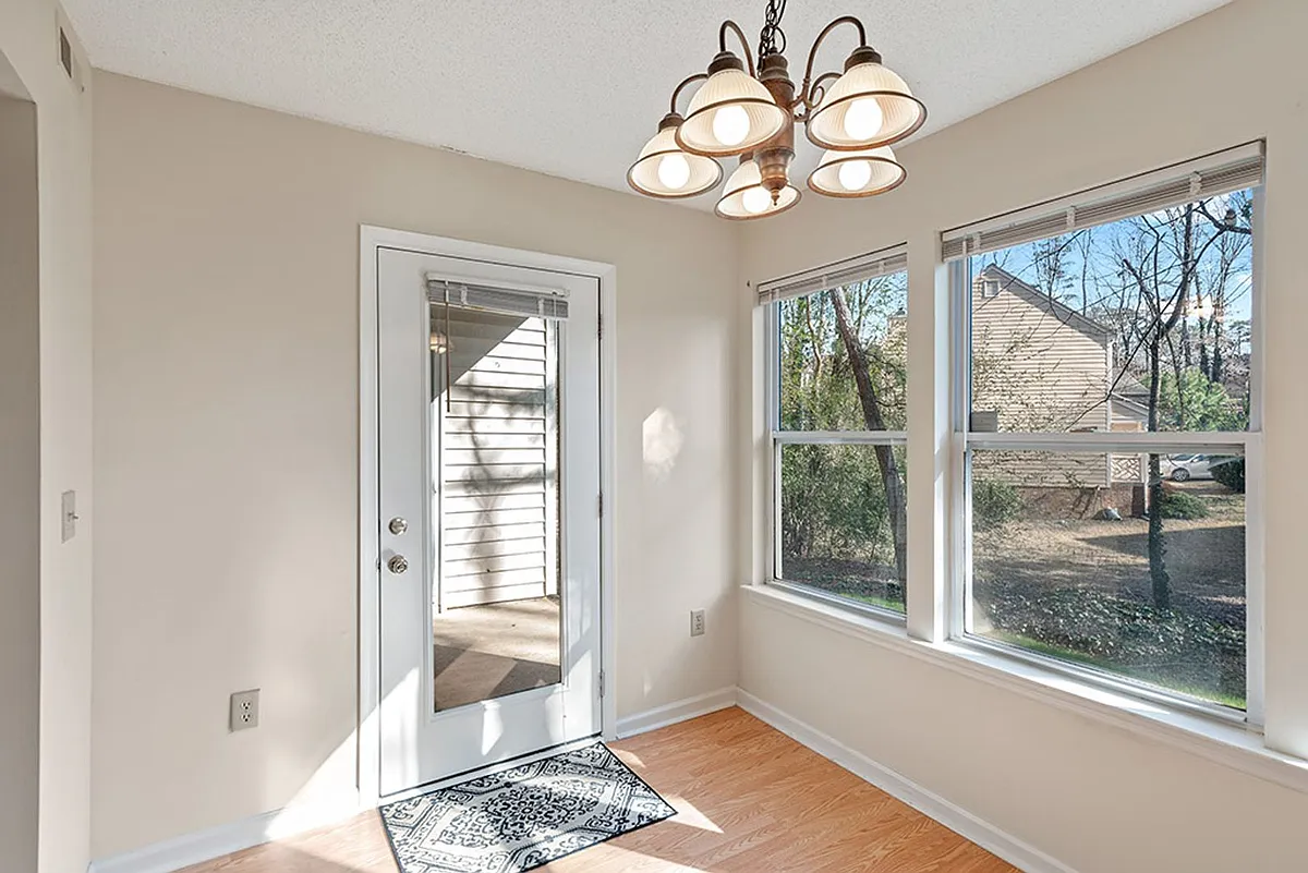 Building Photo - 1309 Hillbrow Ln #102
