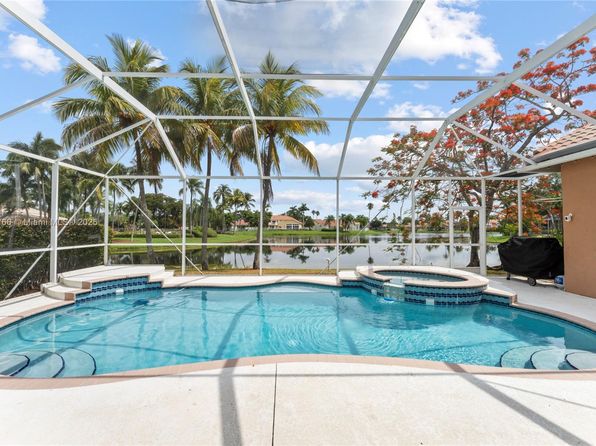 1179 Laguna Springs Dr