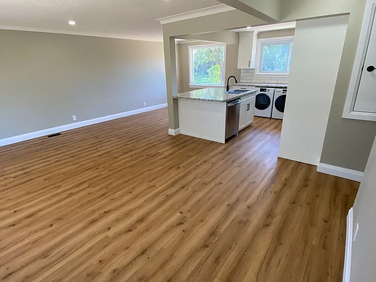 25 Hickery Pl #MAIN FLOOR — Photo 23