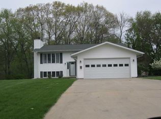 711 Middle Rd, Fulton, IL 61252