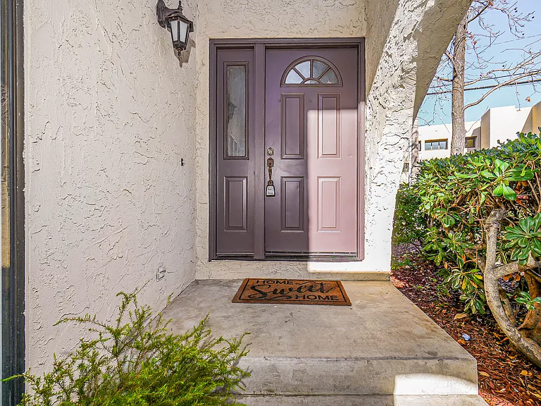 24054 La Paz Way — Photo 4