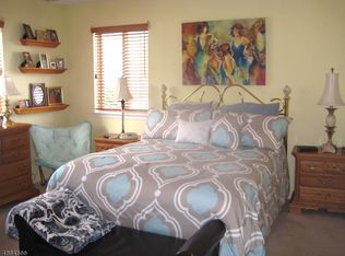 5 Drake Ln, Ledgewood, NJ 07852