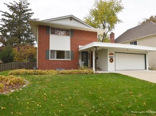 335 S Westlawn Ave, Aurora, IL 60506