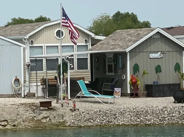 1059 E Sister Ln, Oak Harbor, OH 43449