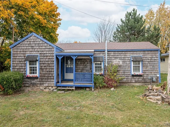 5947 Main Rd, Stafford, NY 14143