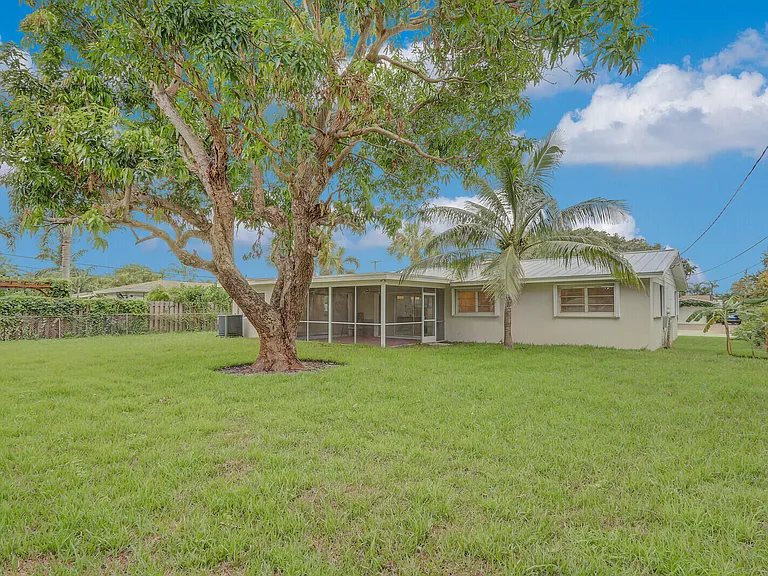 732 Pelican Way — Photo 34