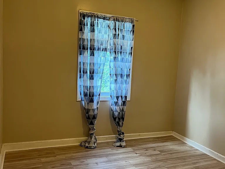 Small bedroom on top floor - rented