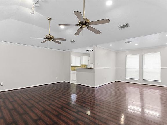 4th image of 21302 Park Bend Dr