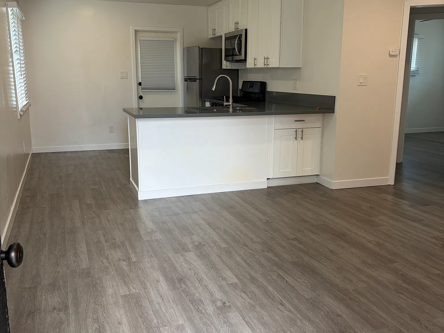 2 bed, 670 sqft, $2,250 — Photo 4