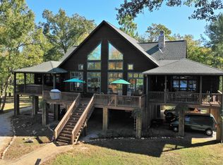 226 Plantation Pointe Rd, Ridgeway, SC 29130