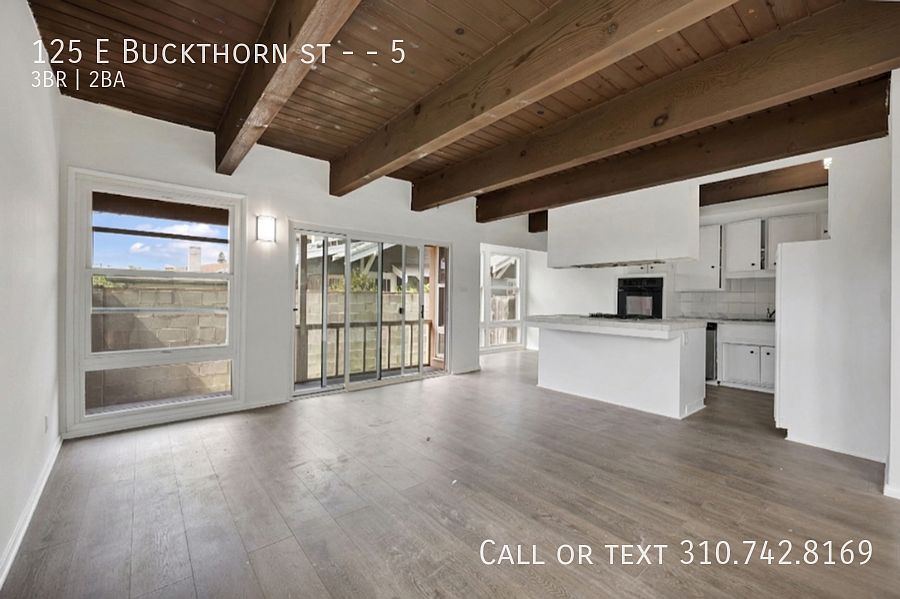 1st image of 125 E Buckthorn St #5