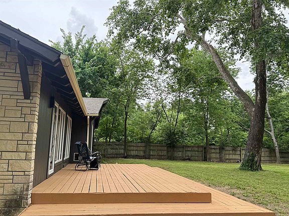 5th image of 3151 N Somerset Dr