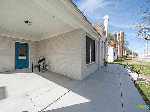 5th image of 1008 E Main St