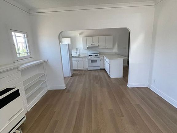 5th image of 2229 Vineyard Ave