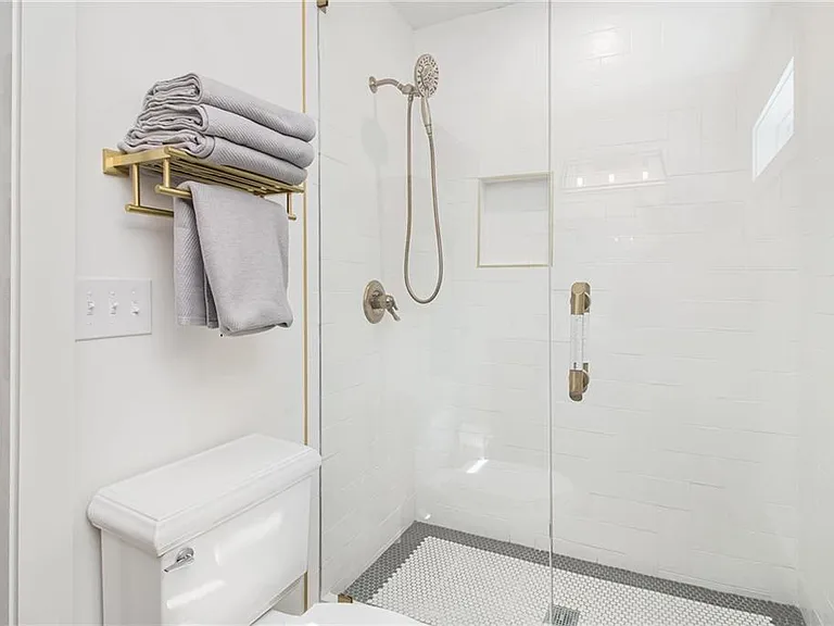 220 Birch St — Photo 11