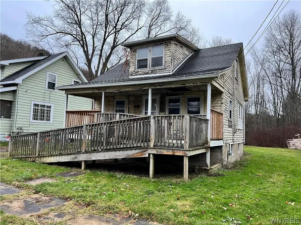 152 Summit St, Salamanca, NY 14779