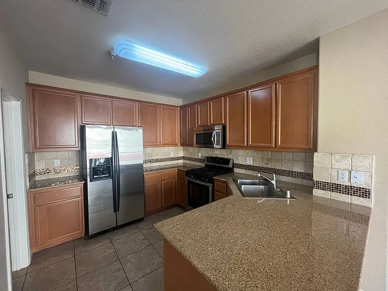 50 Regency Park Cir #11112 — Photo 8