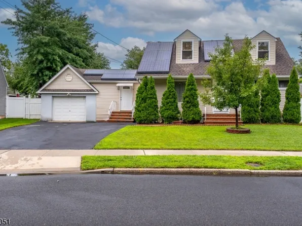 108 Independence Dr, Roselle Boro, NJ 07203