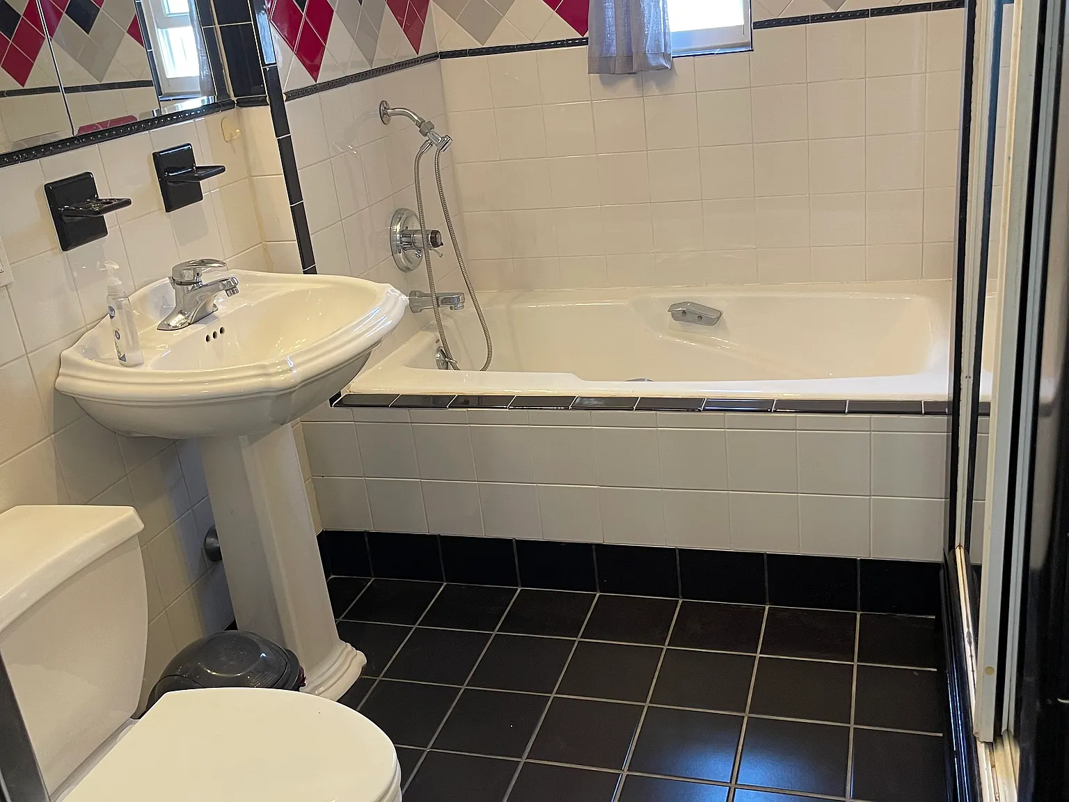 1 bed, $2,000 — Photo 3