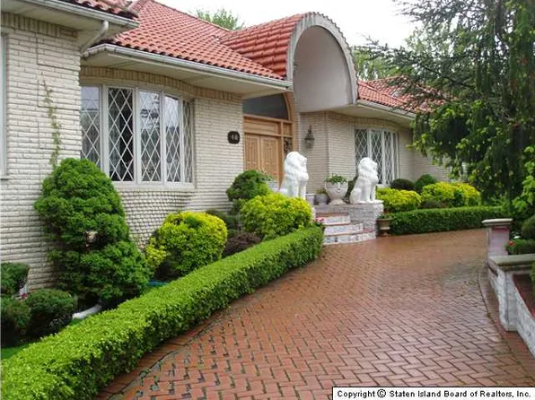 40 Castor Place image 1 of 5