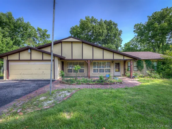 8925 E 15th St, Tulsa, OK 74112