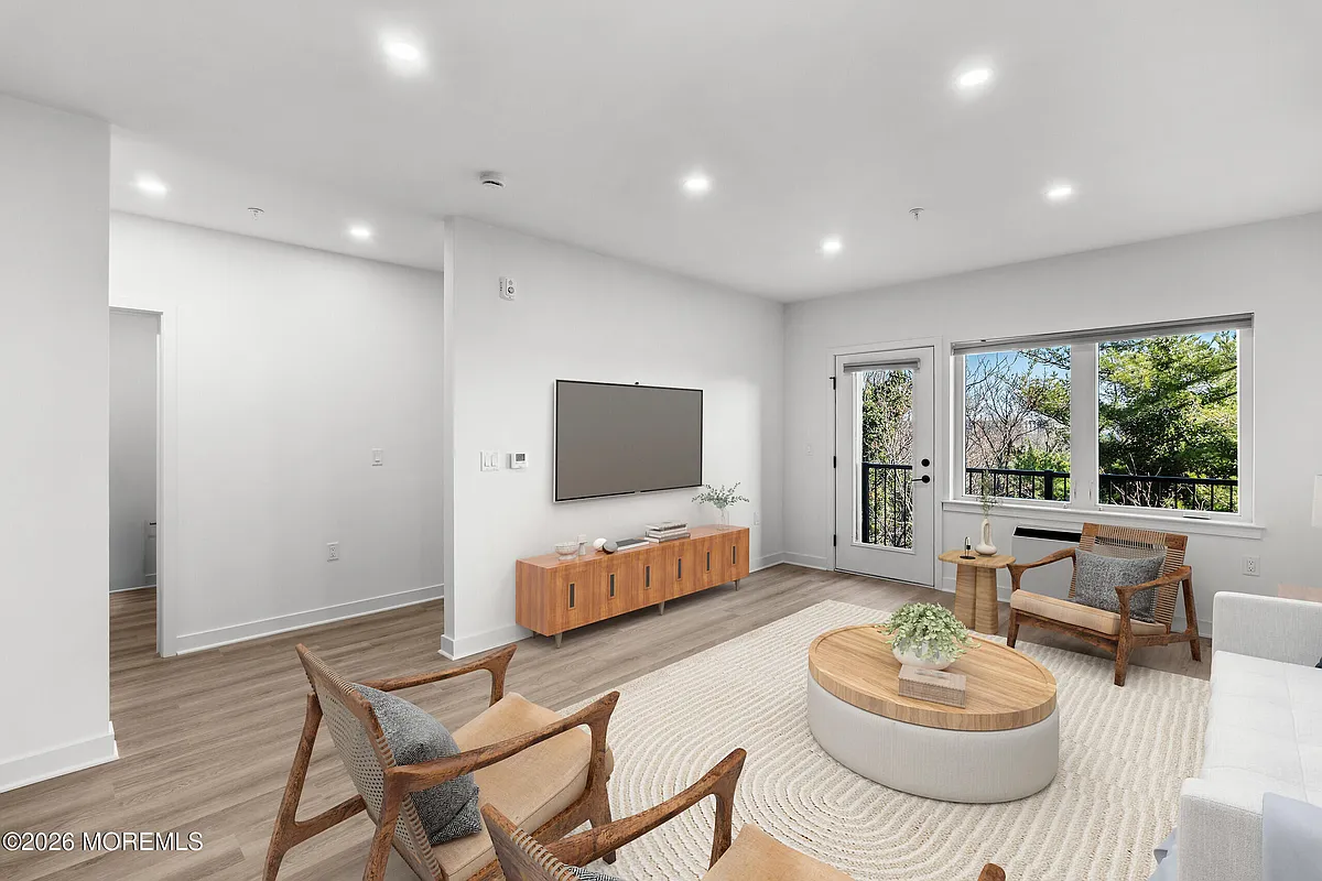 Building Photo - 180 Morris Ave #103