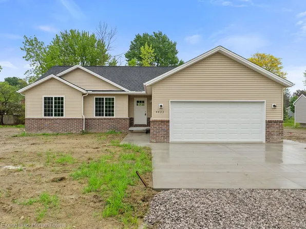 4433 River Rd, East China, MI 48054