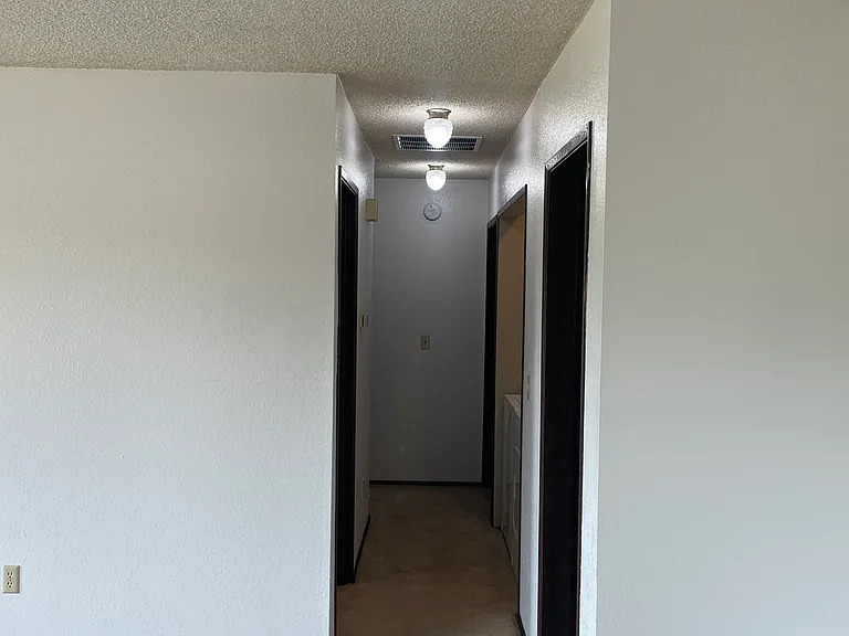 4 S 68th Ave — Photo 5
