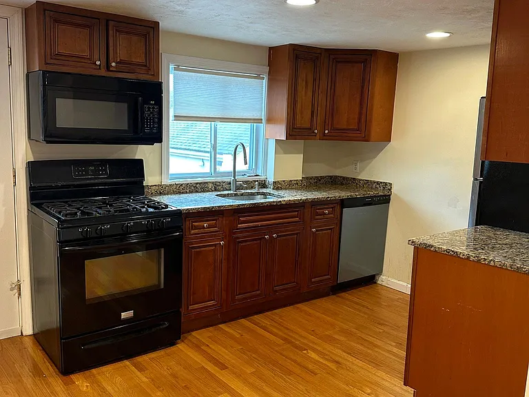 261 Neponset St #B — Photo 3