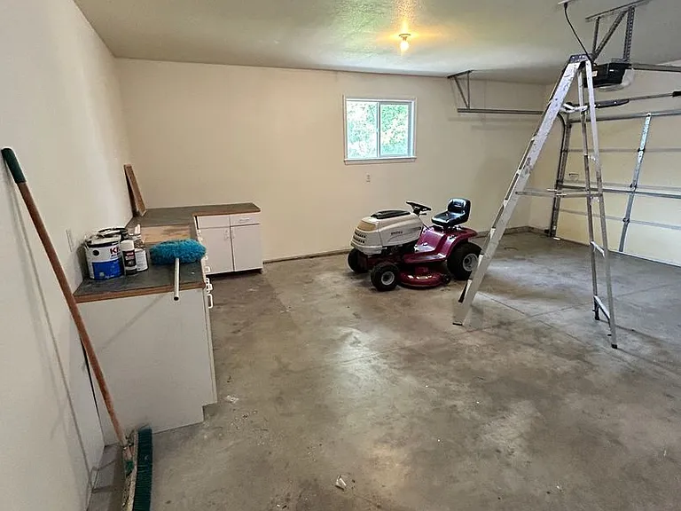 607 Desta St — Photo 33