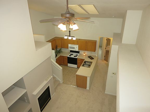 Ledges, vaults, decor-ready!