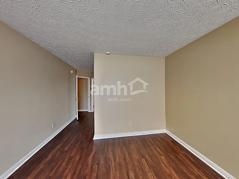 769 Kingston Cir — Photo 7