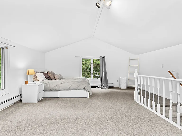 8 Halsey Ln — Photo 7