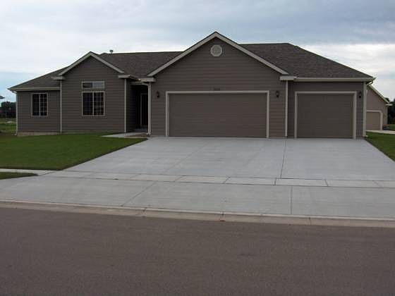 1st image of 2123 Falconview Dr