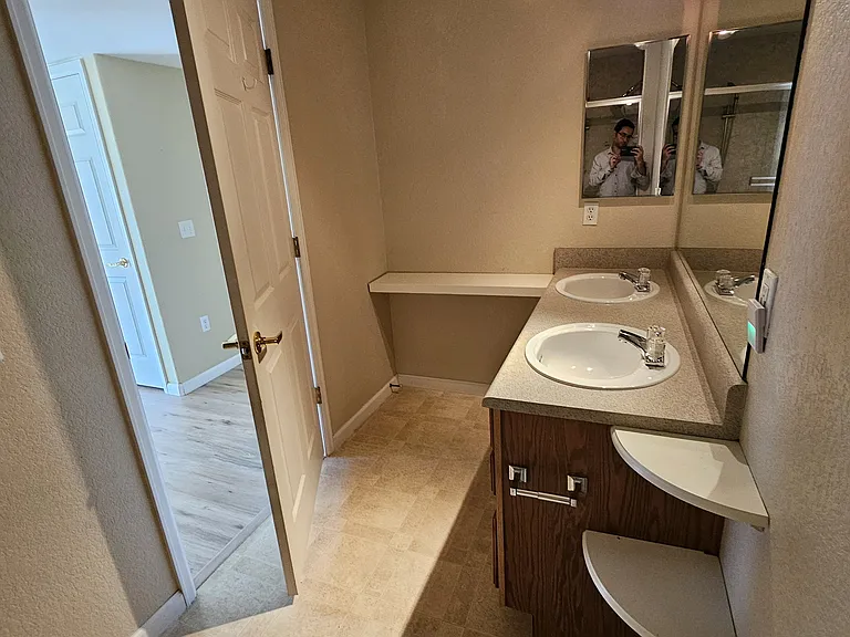 1435 S Galena Way #203 — Photo 8