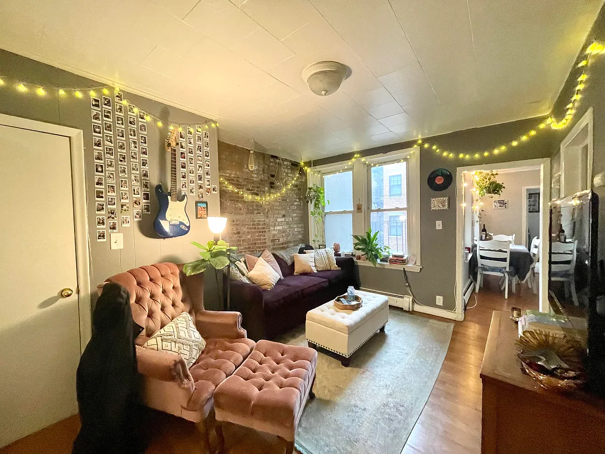 Building Photo - 92 Endicott St #2